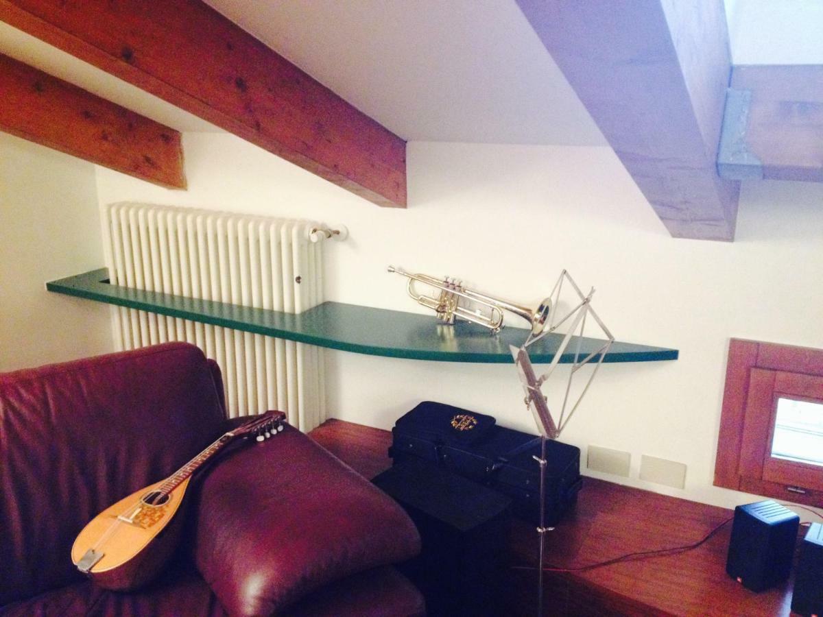 Apartamento La Mansarda Della Musica Bolonia Exterior foto